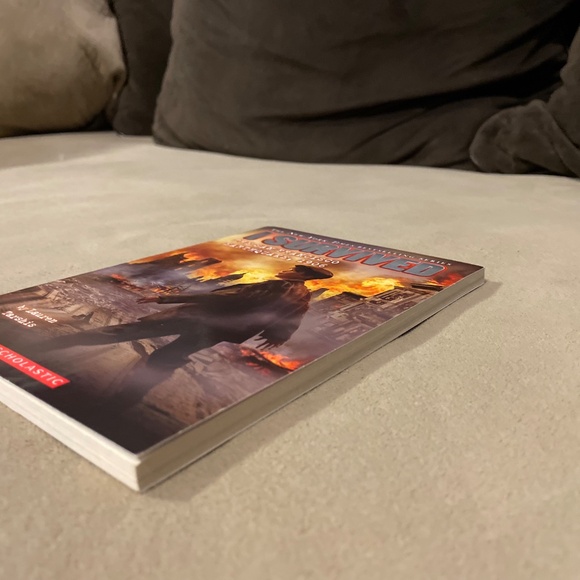 New Set of 3 "I Survived" Paperback Books - Picture 6 of 13